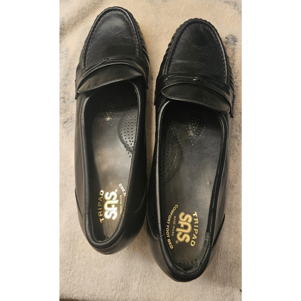 NWOB SAS Size 11 Black Loafers - slight wedge heel - Tripad Comfort - Easier
